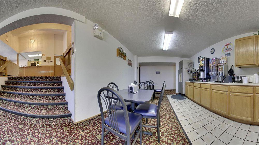 Super 8 By Wyndham Kirksville-University Area Luaran gambar