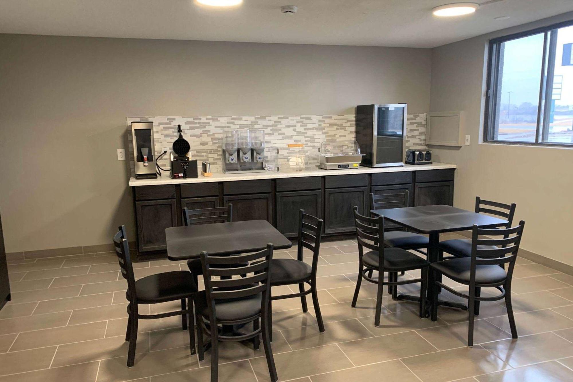 Super 8 By Wyndham Kirksville-University Area Luaran gambar