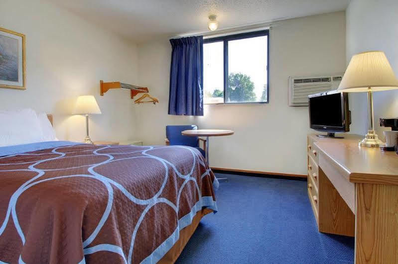 Super 8 By Wyndham Kirksville-University Area Luaran gambar